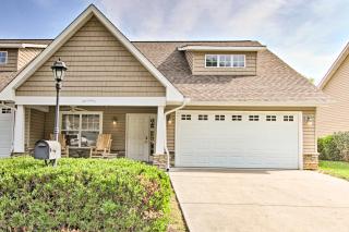 Home with Community Pool - 2 Miles to The Island! - Pigeon Forge - 0