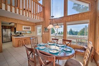 Hood Canal Home with Hot Tub - Bordering Olympic NP! - Brinnon - 4