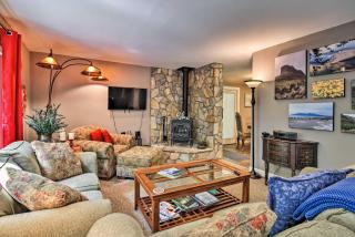 Cozy Hideaway with Grill, 17 Mi to Asheville - Black Mountain - 8