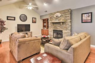 Home with Community Pool - 2 Miles to The Island! - Pigeon Forge - 5