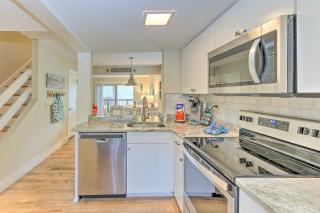 Walk to Beach Villa with Balcony in Hilton Head! - Hilton Head Island - 1