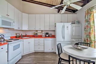 Walk to Dewey Beach Bright Condo with Balcony! - Dewey Beach - 2