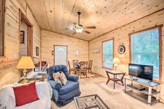 Updated Cabin with Porch, Mins to Cossatot River - 5