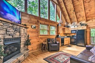 Romantic Mountain Getaway Cabin with Hot Tub! - Sevierville - 8