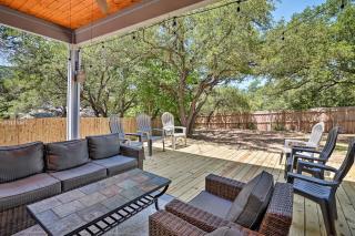 Walk to Lake Austin: Spacious Getaway w/ Patio - 8