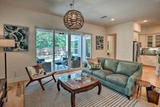 Walk to Lake Austin: Spacious Getaway w/ Patio - 3