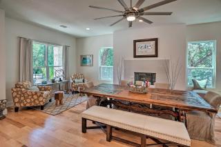Walk to Lake Austin: Spacious Getaway w/ Patio - 6