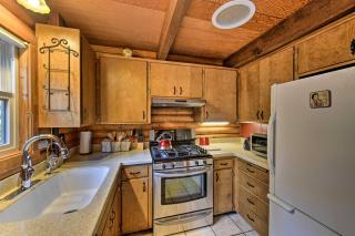 Near Vineyards Cabin with Hot Tub in Pollock Pines! - Pollock Pines - 2