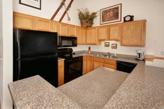 10 Mi to Ski Silverthorne Condo with Hot Tub Access - 2
