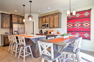 Townhome with Hot Tub, Close to Zion Natl Park! - 4