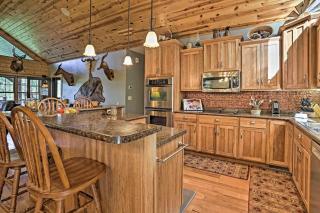 Black Hills Cabin Hot Tub, Fishing Pond and Deck - Custer - 4