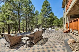 Spacious Flagstaff Home with Fire Pit and Game Room! - Flagstaff - 0