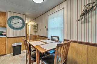 Cabin with Fire Pit, Walk to Steinhatchee River! - Steinhatchee - 3