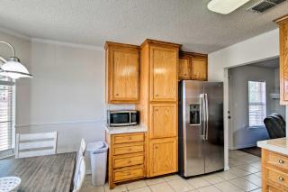 Pet-Friendly Lubbock Home with Yard - 6 Mi to TTU - Lubbock - 3