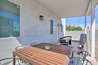 7 Mi to Dtwn Phoenix Home with Patio and Yard - 8
