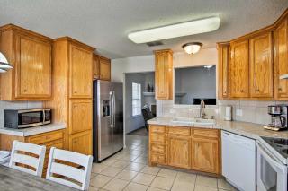 Pet-Friendly Lubbock Home with Yard - 6 Mi to TTU - Lubbock - 5