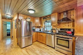 Private Wooded Cabin 7 Mi to Mount Snow! - 1