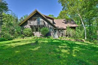 Thirteenth Lake Chalet with Deck, Walk to Water! - North River - 6