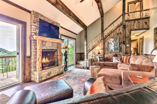 3 Mi to Beech Mtn Treetop Cabin with Deck and Views - Beech Mountain - 2