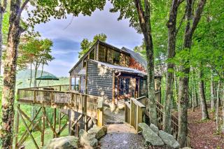 3 Mi to Beech Mtn Treetop Cabin with Deck and Views - Beech Mountain - 9