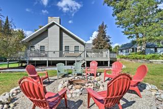 Pet-Friendly Home Near Lakes and Snowmobile Trails! - Roscommon - 0