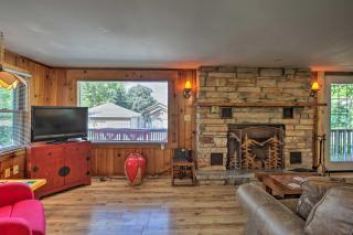 Pet-Friendly Home with Views of Lake Delavan! - Delavan - 5
