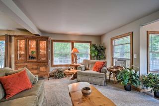 Pet-Friendly Home Near Lakes and Snowmobile Trails! - Roscommon - 8
