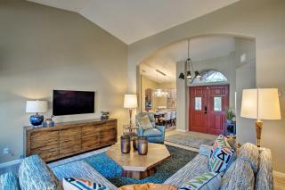 4 Mi to TPC Scottsdale Family Home with Hot Tub! - Phoenix - 7