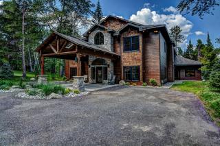Whispering Pines Lodge: 9 Bedroom - 9