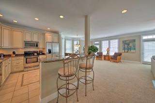 Manteo Waterfront Resort Home with 30-Ft Dock! - Manteo - 4