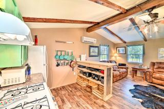 4 Mi to Beach and Fishing Rockport Cottage with Deck! - Rockport - 1