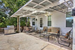 San Antonio House with Private Pool, Spa and Grill - San Antonio - 9