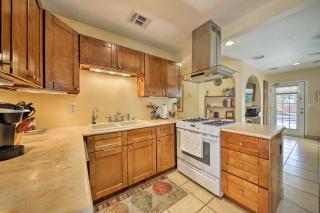 San Antonio House with Private Pool, Spa and Grill - San Antonio - 4