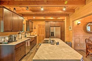 Luxury Lodge Hot Tub, Snowmobiling and ATV Access! - Cle Elum - 4