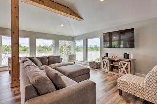 Home on San Jacinto River with Pool, Dock and Deck! - Houston - 7