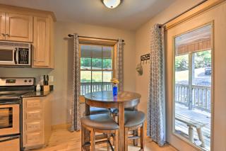 A Bit of Heaven Cabin Less Than 13 Miles from Boone! - Fleetwood - 5