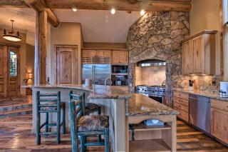 Hilltop Breck Home Hot Tub, Views and Walk to Town - 3