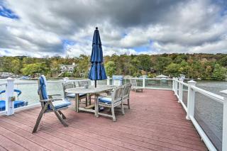 Lake Hopatcong Family Home with Boat Slip and Dock - Hopatcong - 0