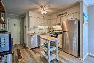 Relax by Pool and Walk to Beach Hilton Head Condo! - Hilton Head Island - 4
