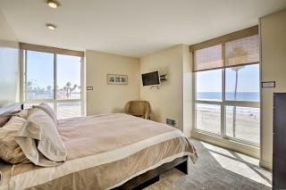Beachfront Oceanside Condo with Pool and Hot Tub! - Oceanside - 3