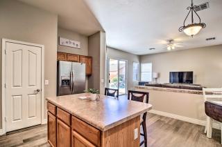 4 Mi to Riparian Preserve Mesa Abode with Hot Tub - Mesa - 3