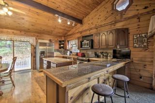 Deck with Private Hot Tub Lakefront Raystown Cabin! - Hesston - 5