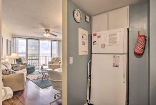 Beachfront Marco Island Condo with Pool Access! - Marco Island - 8