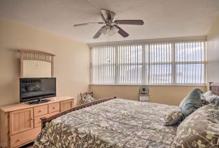 Beachfront Marco Island Condo with Pool Access! - Marco Island - 2