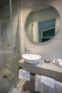 Distinction Luxmore Hotel - 3