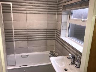 Ground Floor Contemporary 1 Bed Apartment - Birmingham - 3