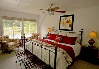 Otter's Pond Bed and Breakfast - 9