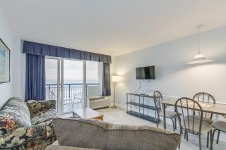 Hosteeva Oceanfront Boardwalk Beach Resort with Balcony - Myrtle Beach - 0