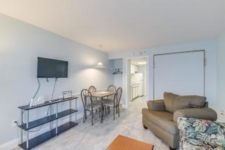 Hosteeva Oceanfront Boardwalk Beach Resort with Balcony - Myrtle Beach - 5
