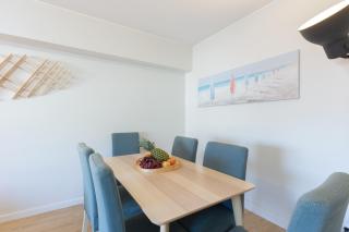 Host Wise - Trendy Bright Flats with Jacuzzi - 5 min Beach - 5